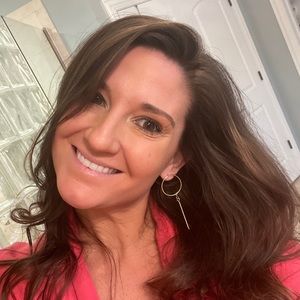 Meet your Posher, Katelyn